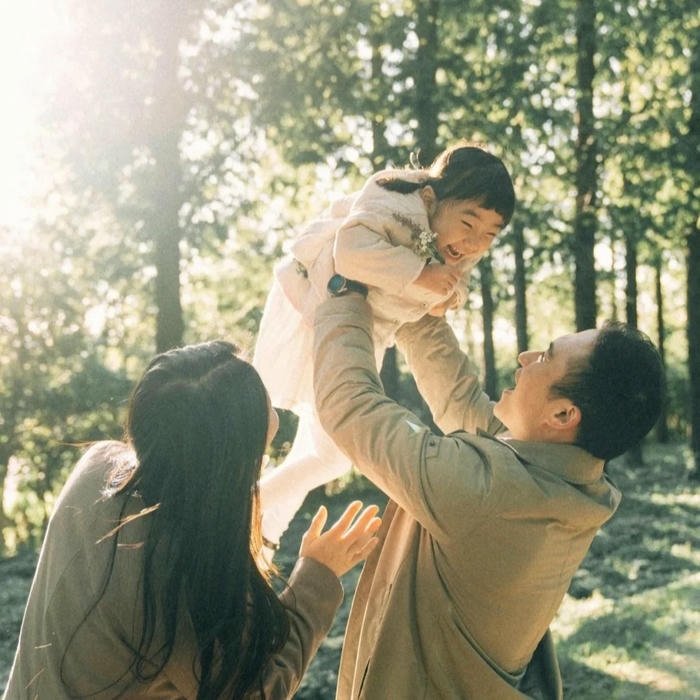 WhatsApp for Cute Family DP style