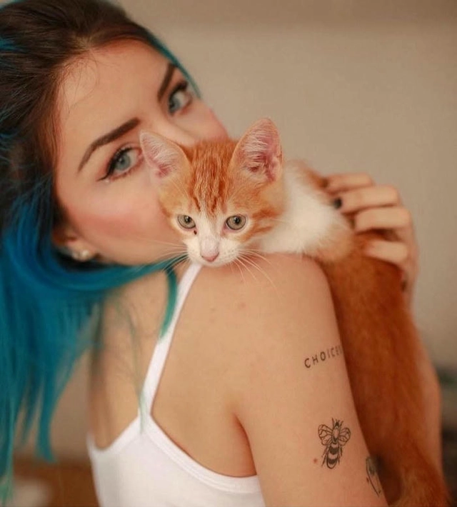 cute girl profile pic