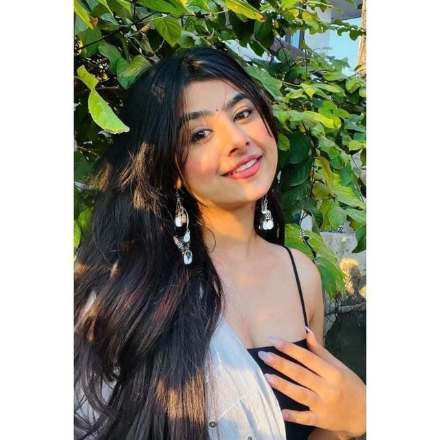 cute girl whatsapp dp images