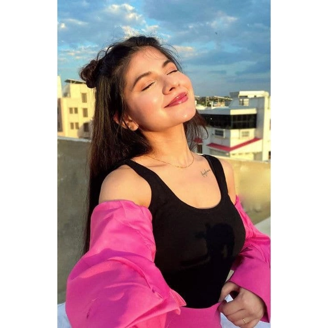 cute girl images for whatsapp dp