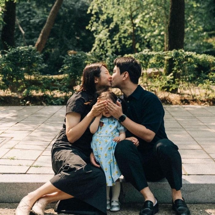 happy Cute Family DP for WhatsApp