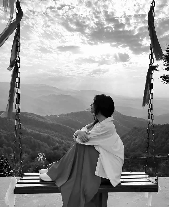 beautiful sad girl images