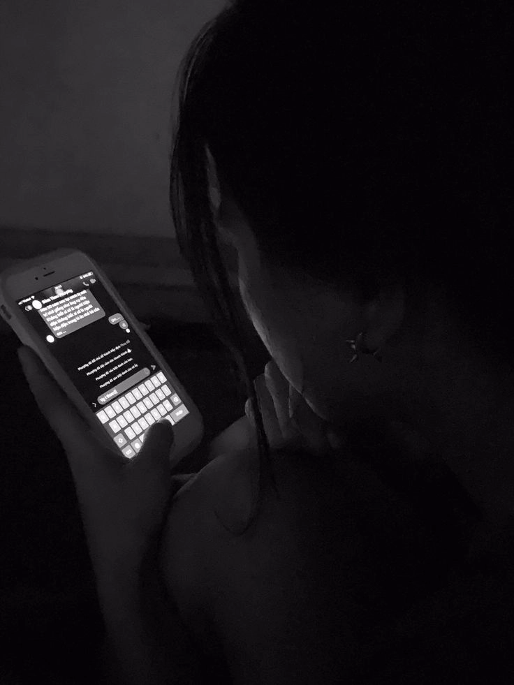 sad girl dp for whatsapp