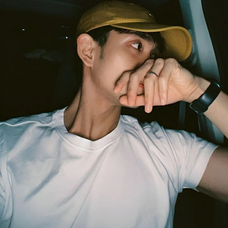 handsome boy whatsapp dp 