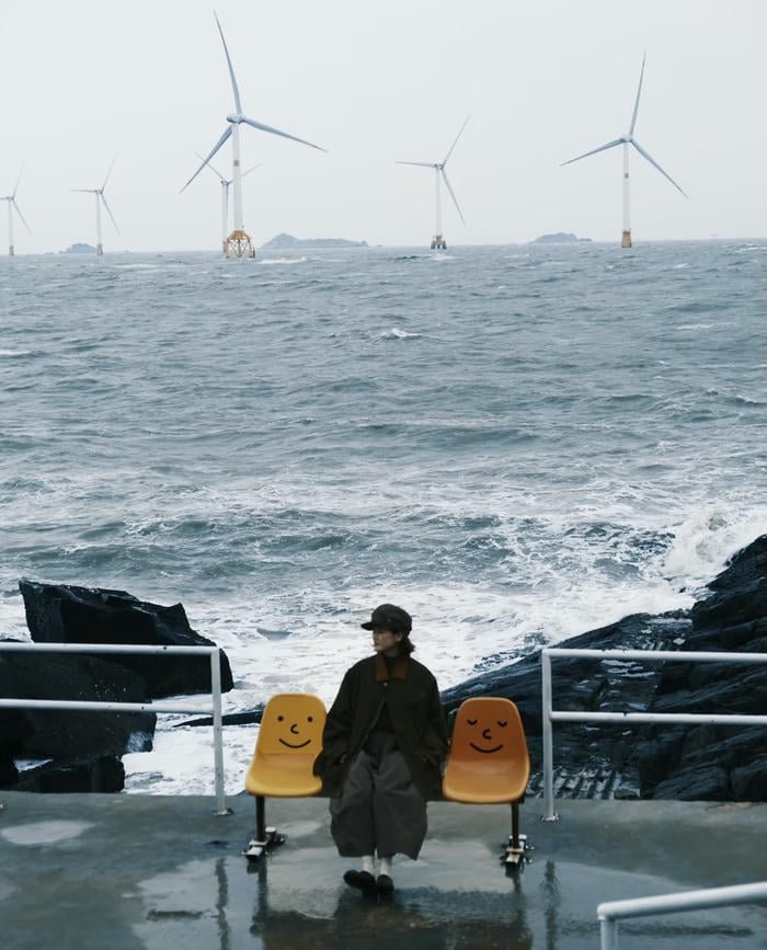 whatsapp dp for girls strong quote