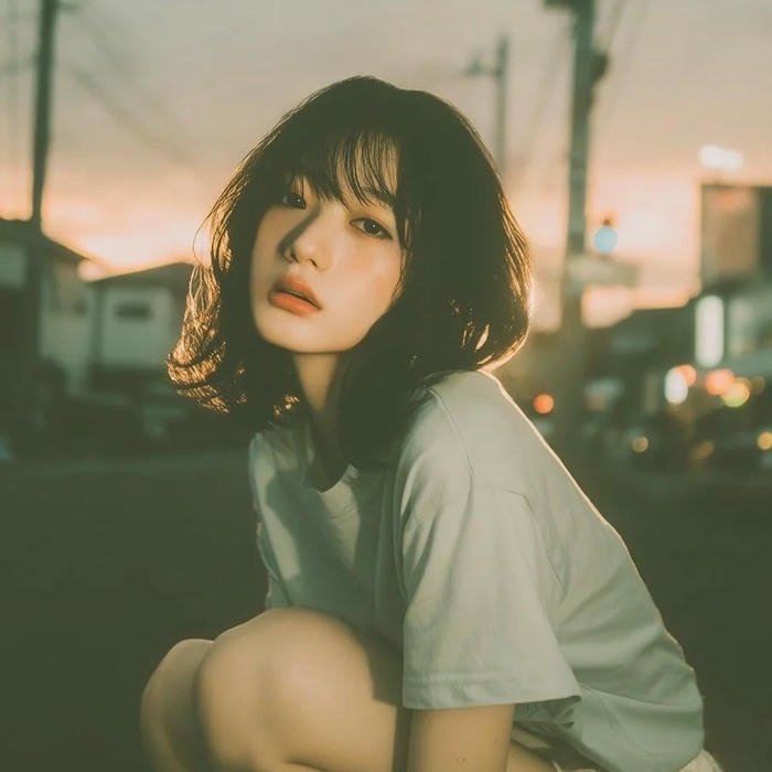 Alone Girl DP minimal