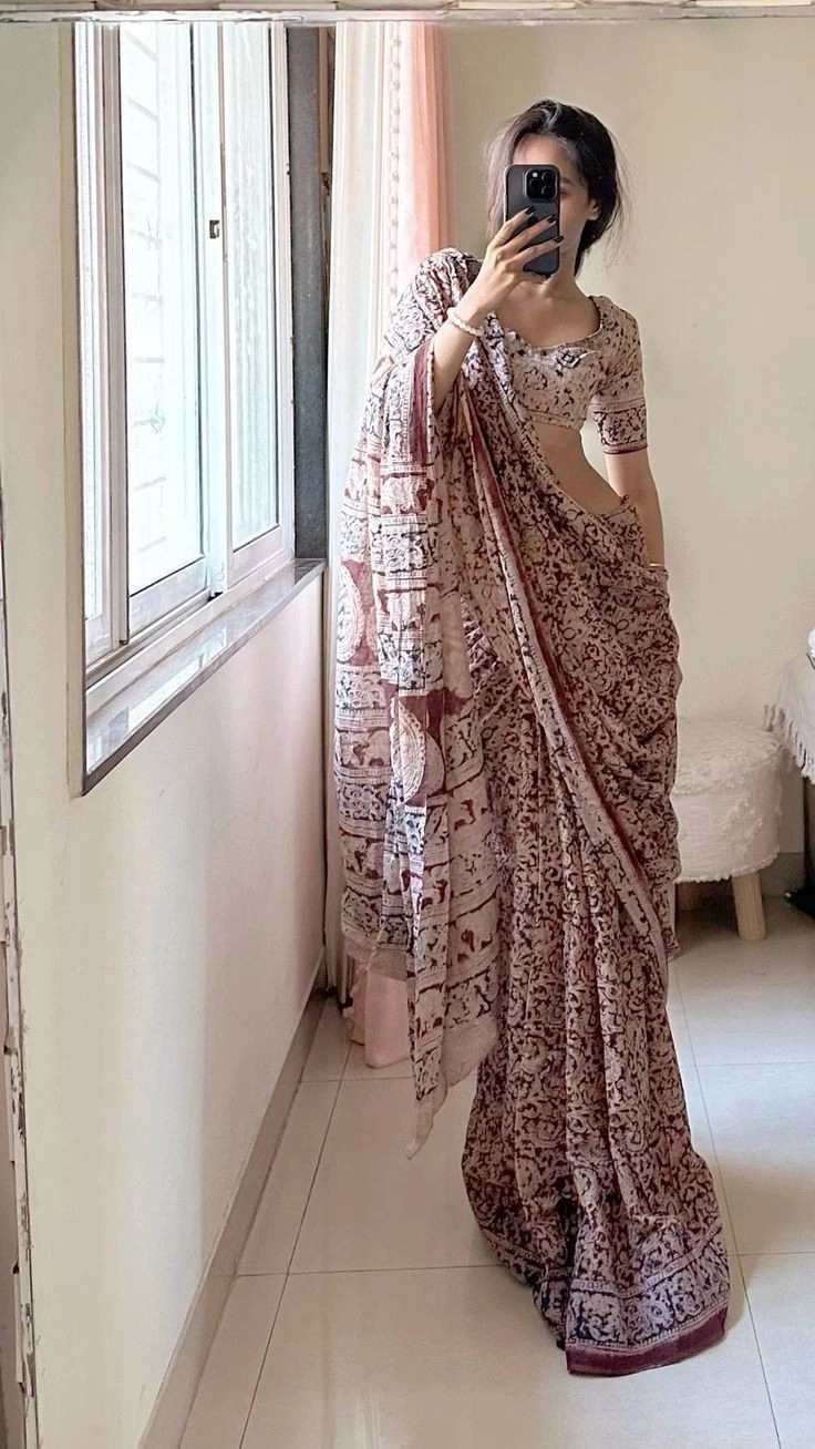 Trendy saree dp for girl