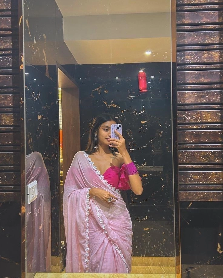 Traditional saree girl photo for dp