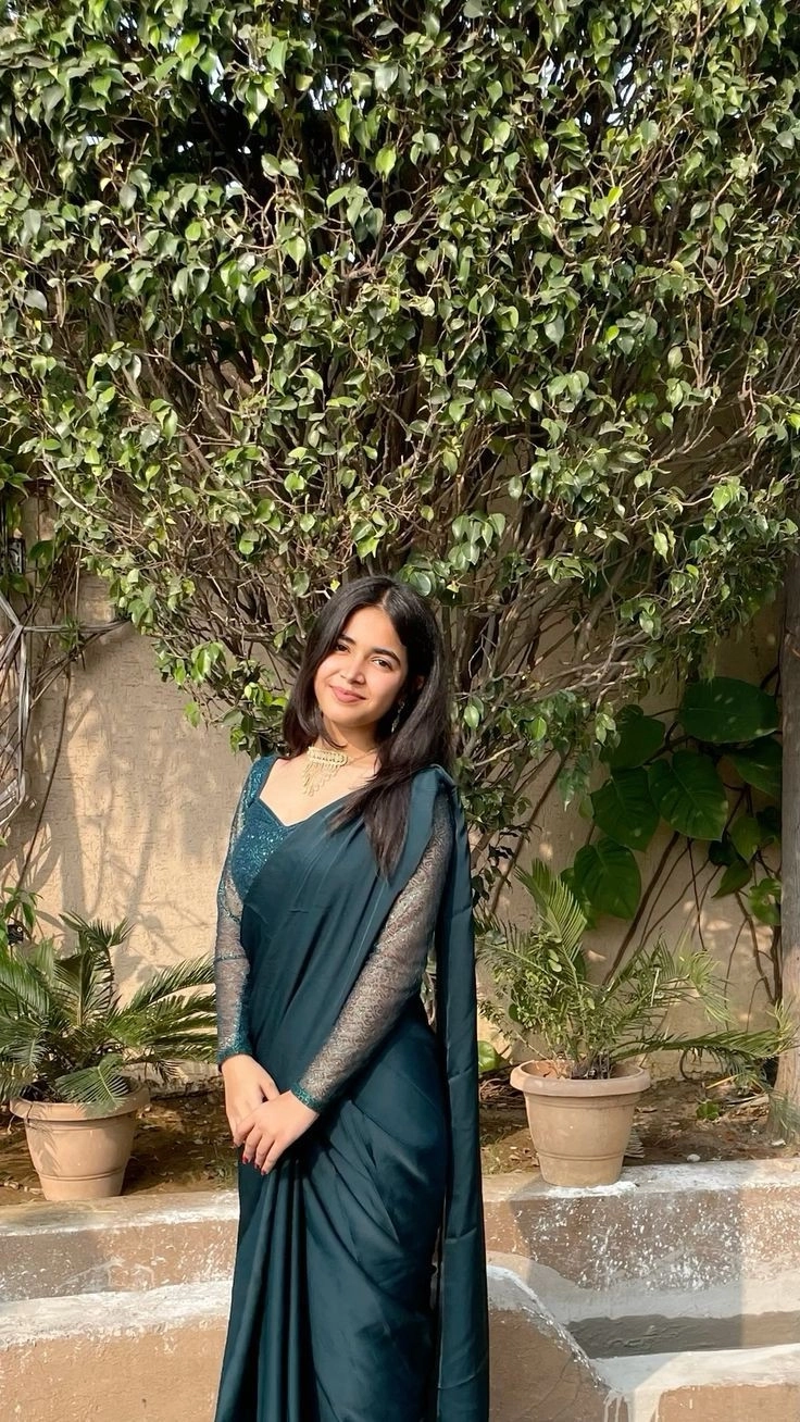 Saree girl DP for profile