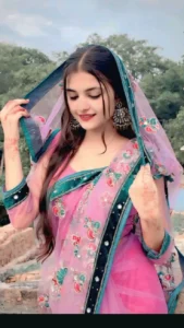 Best DP of FB of girls in saree attire