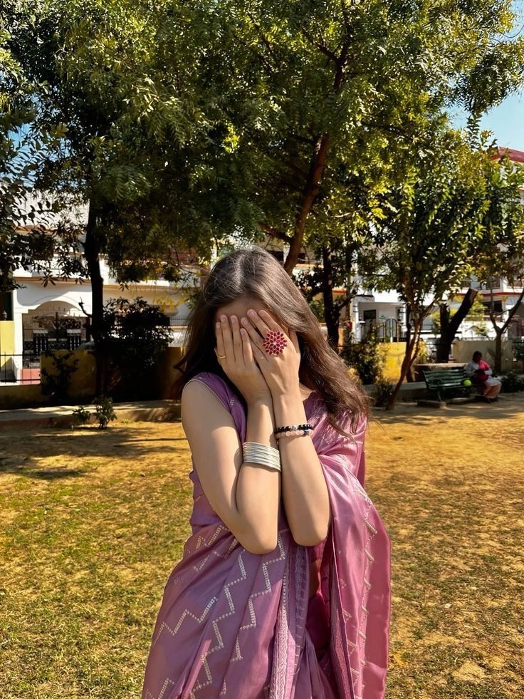 beautiful Saree Girl Dp