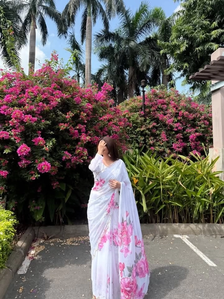 Saree Girl Dp 2025