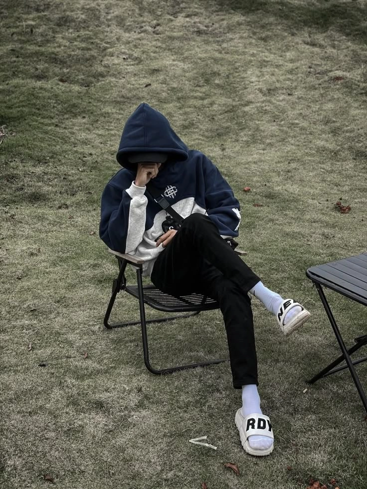 boy alone pictures