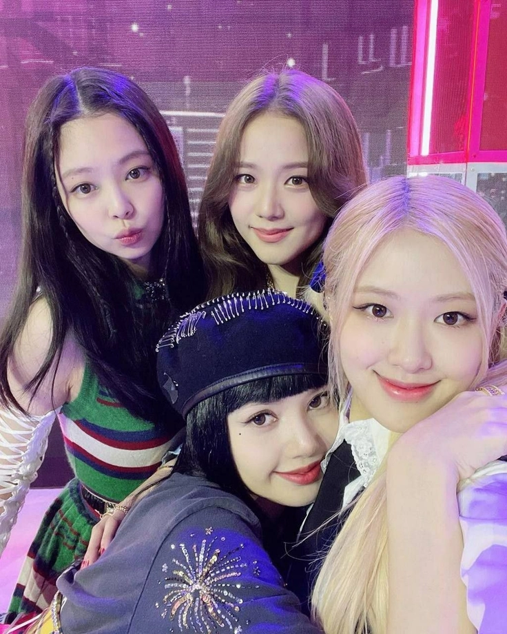 rose blackpink cute photos