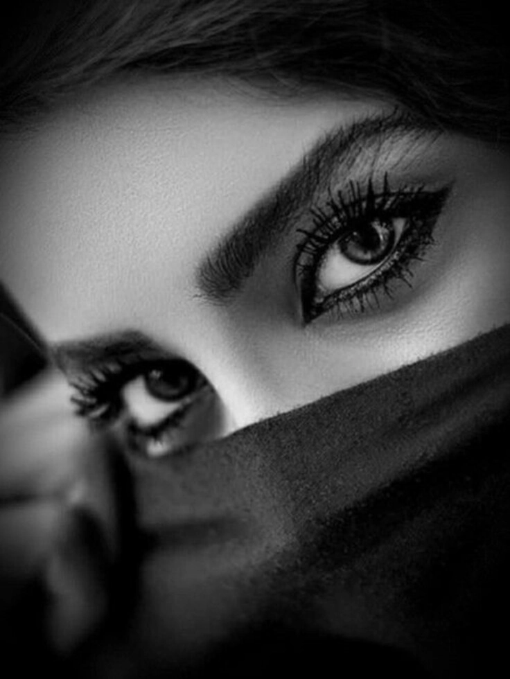 aesthetic girl eyes dp