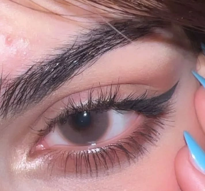 crying eyes dp girl
