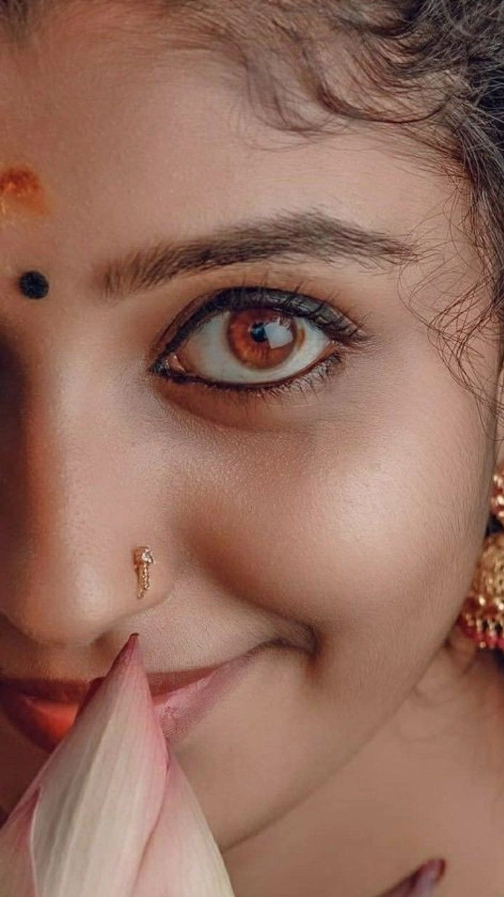girls eyes dp