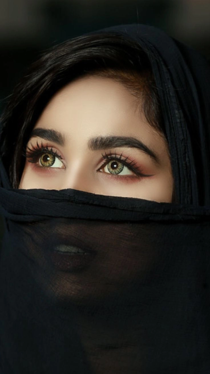 cute girl eyes dp