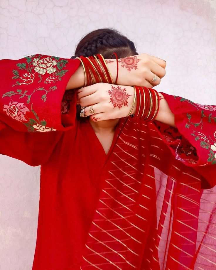 girl covering face dp
