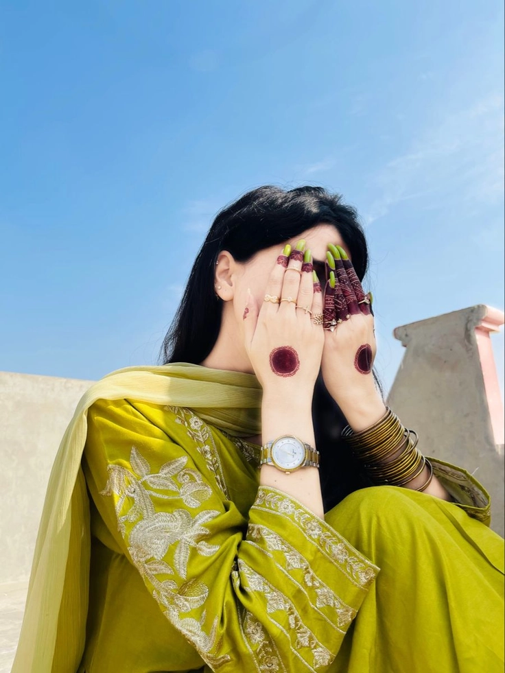 mysterious girl dp hidden face