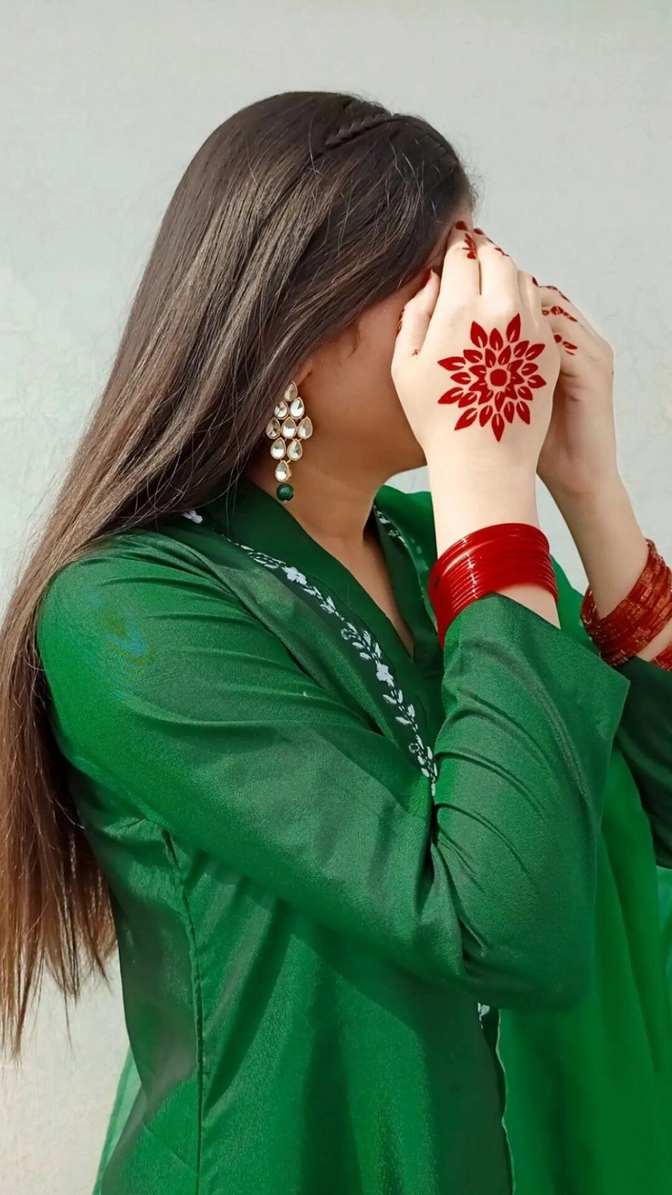 beautiful hidden face dp pic for girl