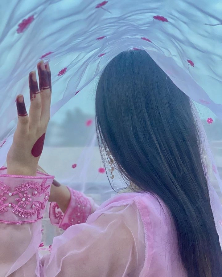 attitude girl hidden face dp