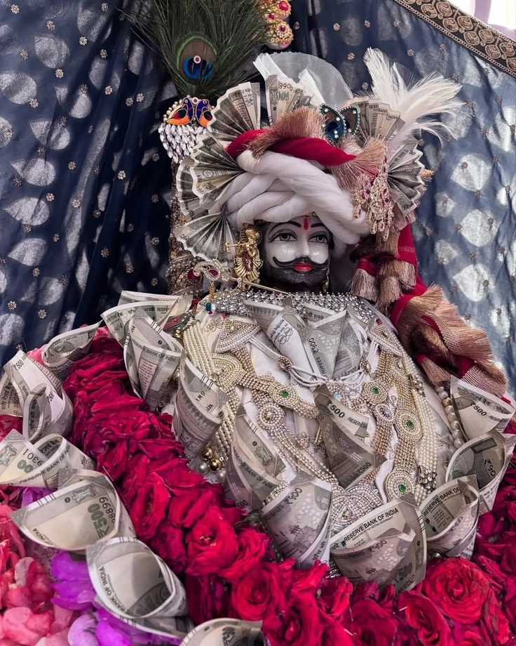 कलयुग के भगवान की एचडी फोटो
