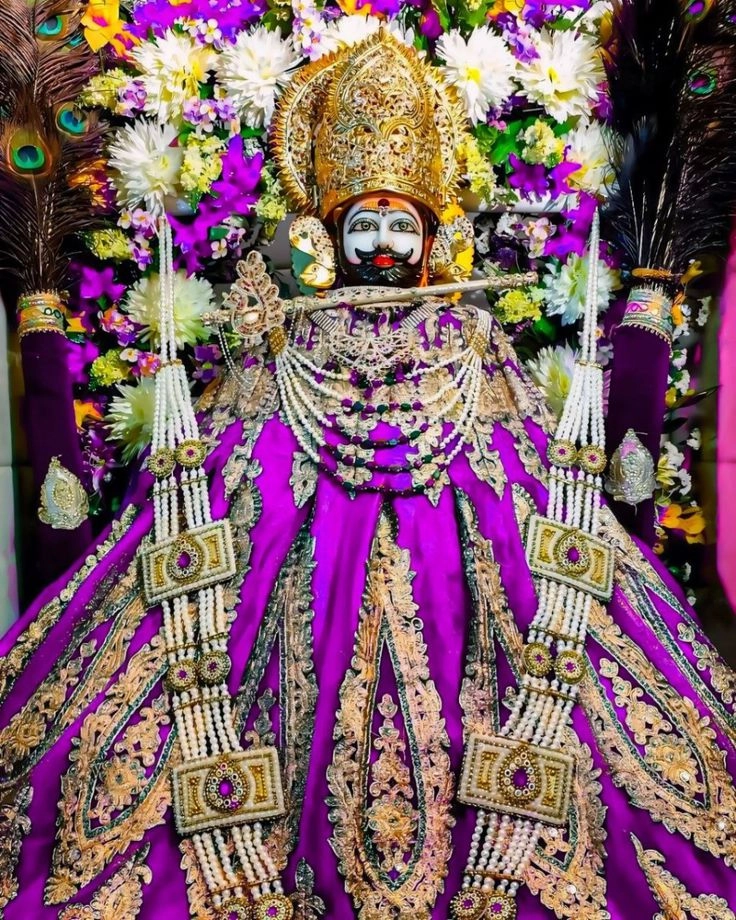 कलयुग के भगवान की असली तस्वीर