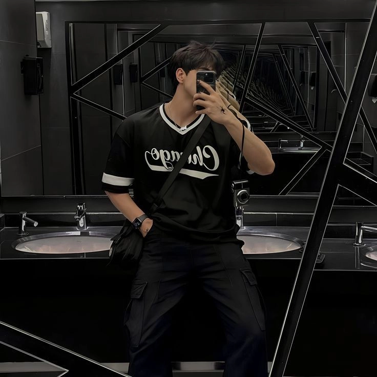mirror selfie single boy dp