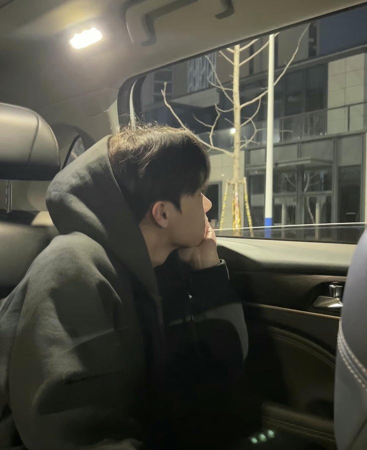 mood off boy dp with deep emotional sadness