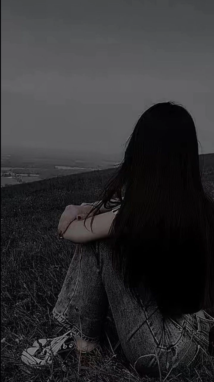 Mood off girls pic for WhatsApp dp stylish
