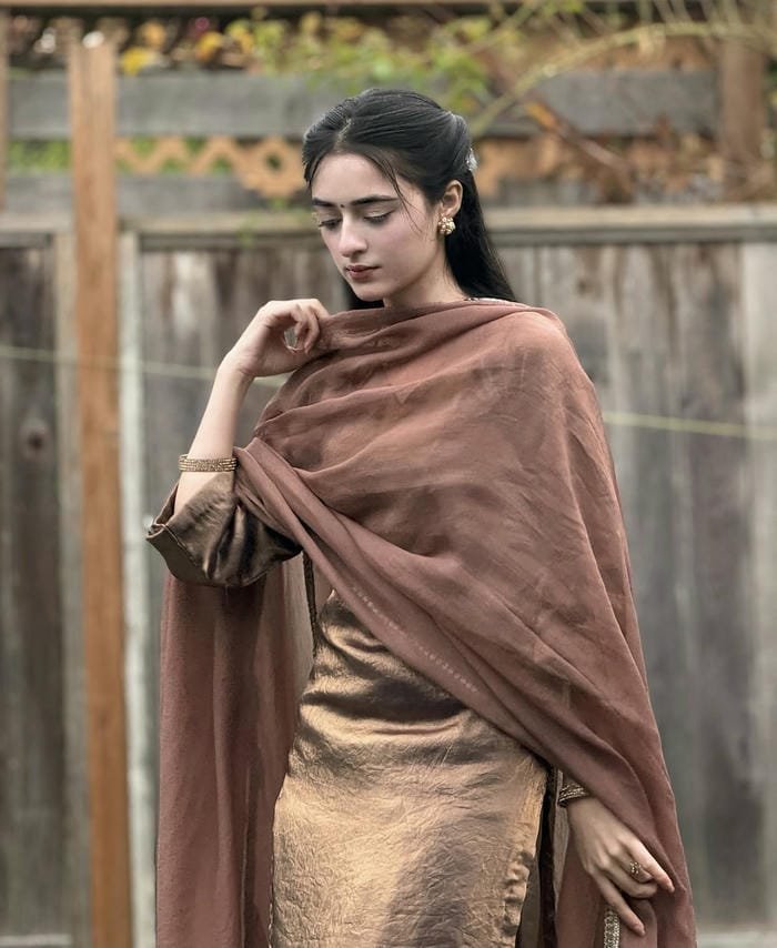 punjabi girl dp with dupatta