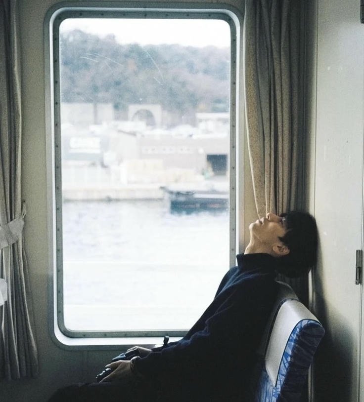 sad aesthetic boy dp reflecting deep inner pain