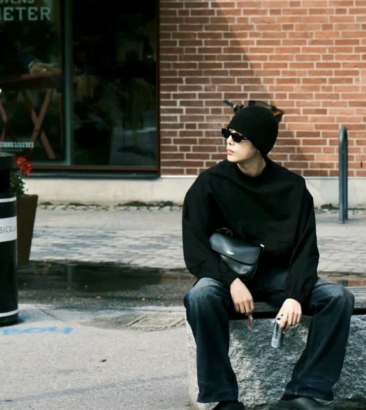 sad aesthetic dp for boys with heavy thoughts