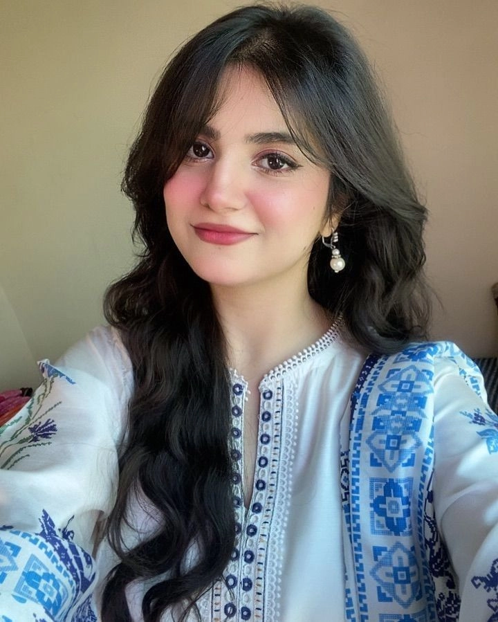 simple punjabi girl image