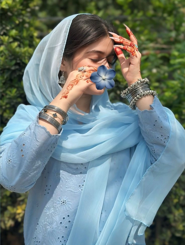 smiling punjabi girl dp