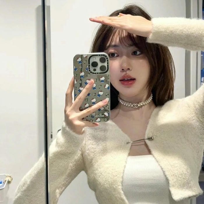 urban Mirror Selfie Girls DP