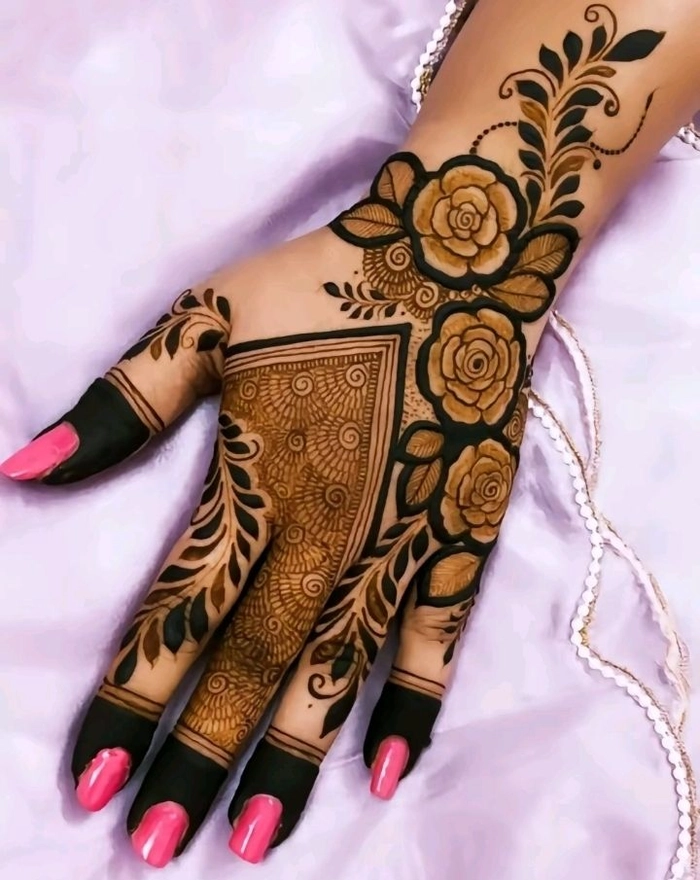 3d back hand mehndi design