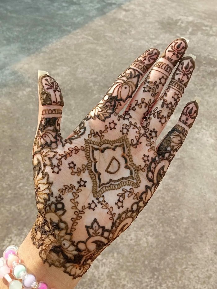 D letter mehndi design stylish initial henna for wedding