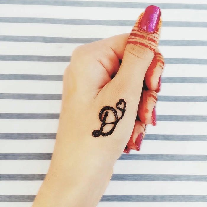 D mehndi designs minimal traditional pattern for festival looks