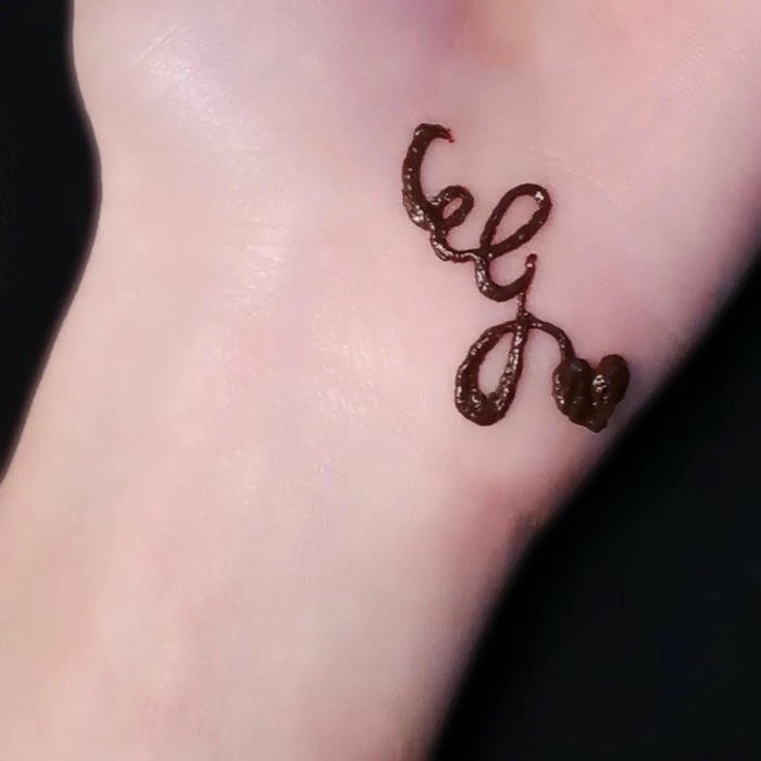 G mehndi designs soft arabic touch initial pattern