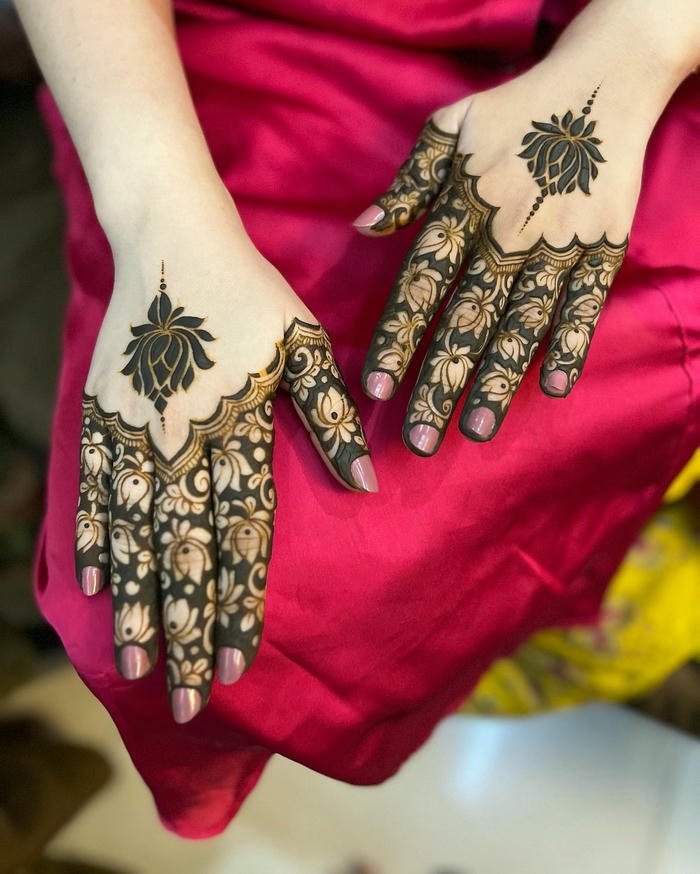Latest Lotus Mehndi Design Back Hand trendy henna pattern