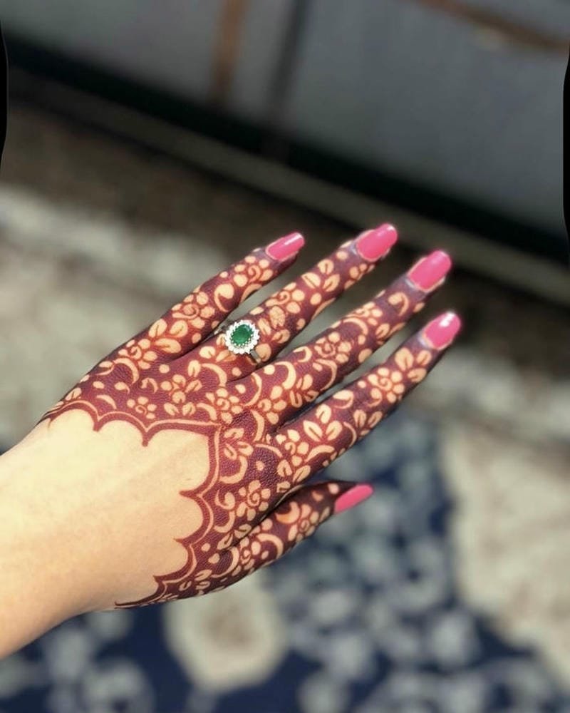 Mehndi Design Only Fingers modern minimal pattern