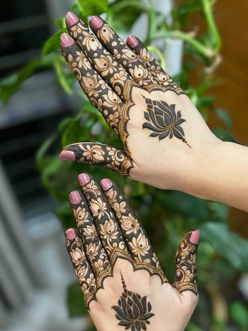 Mehndi Design Only Fingers traditional henna art