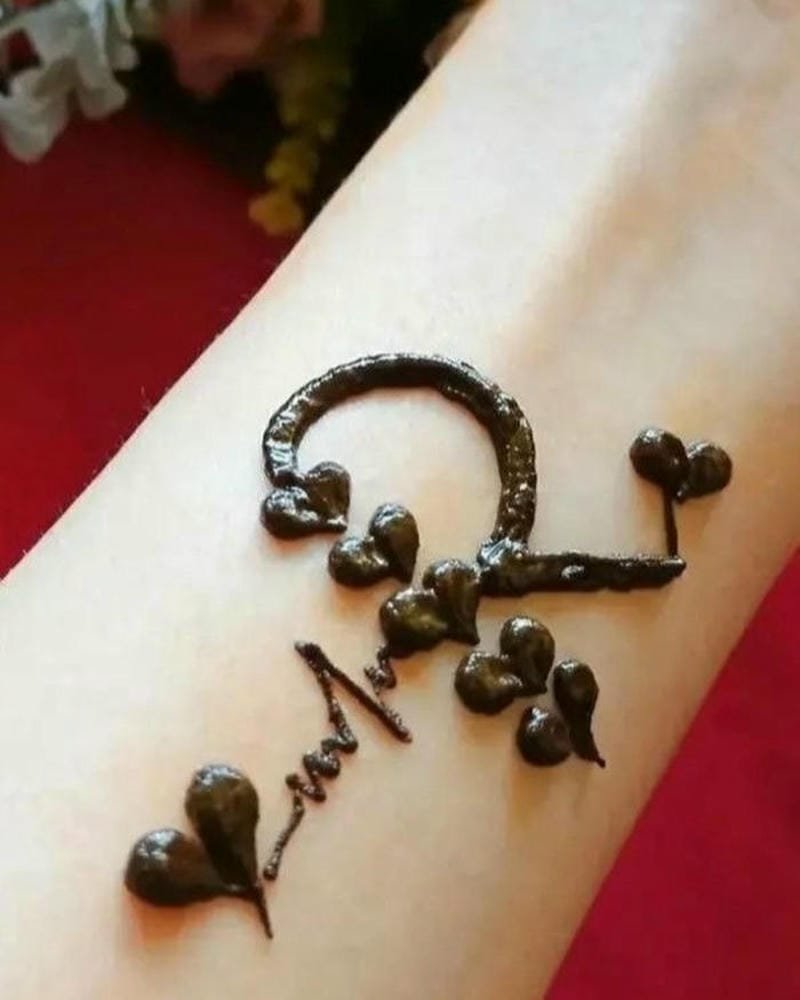 R Mehndi Designs easy simple henna