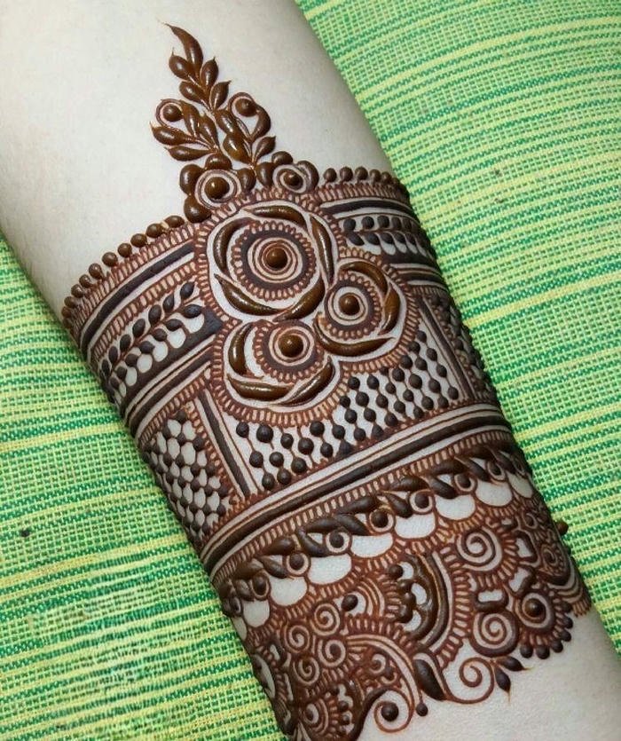 Wrist Mehndi Design modern pattern for everyday elegance