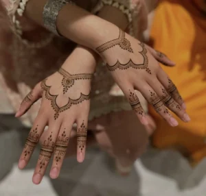 aesthetic mehndi design back hand simple front hand