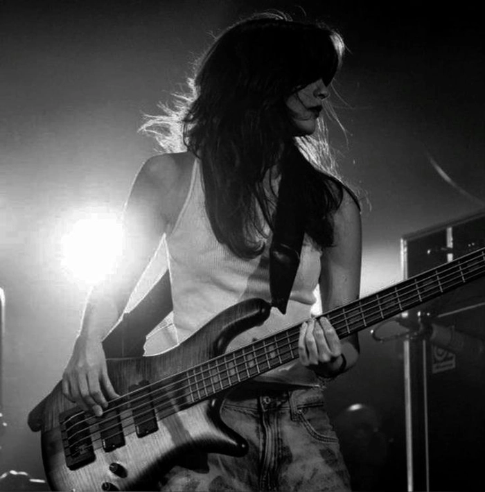 alone girl dp with guitar