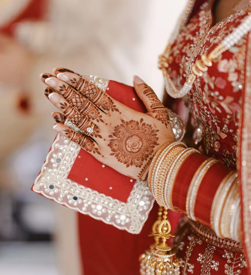 arabic bridal stylish back hand mehndi design