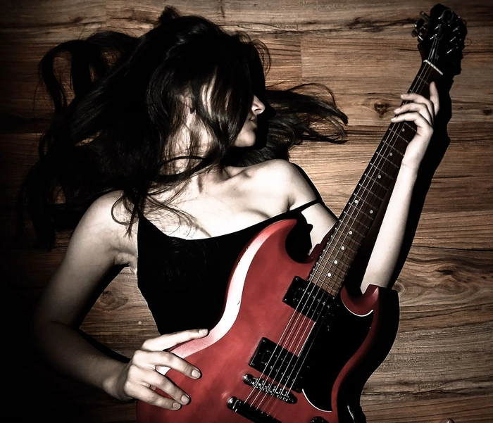 attitude whatsapp dp guitar girl dp